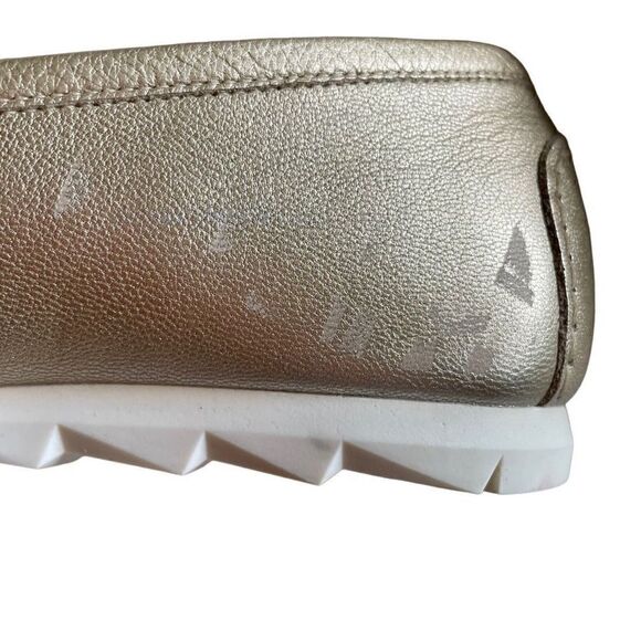 STUART WEITZMAN | gold leather tassel loafers 6 - Picture 6 of 16